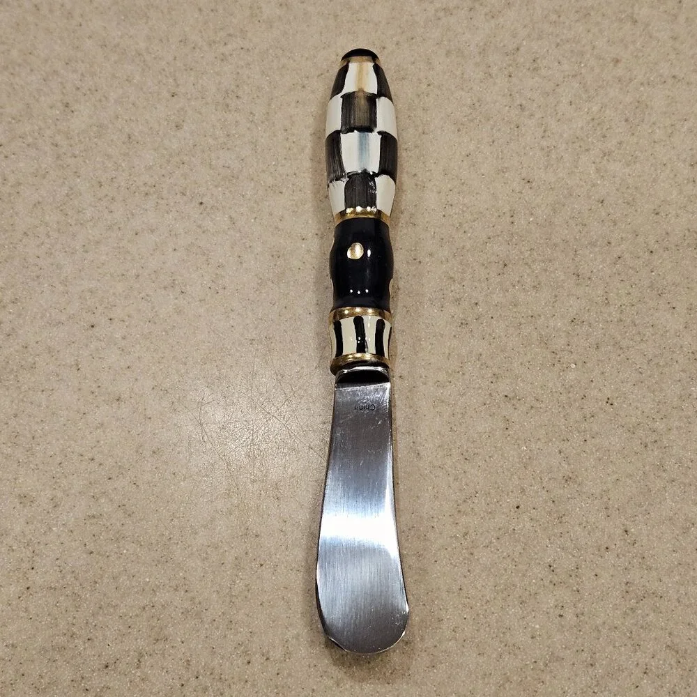 VERY RARE MACKENZIE CHILDS BLACK TIE COURTLY CHECK CERAMIC CANAPE BUTTER KNIFE